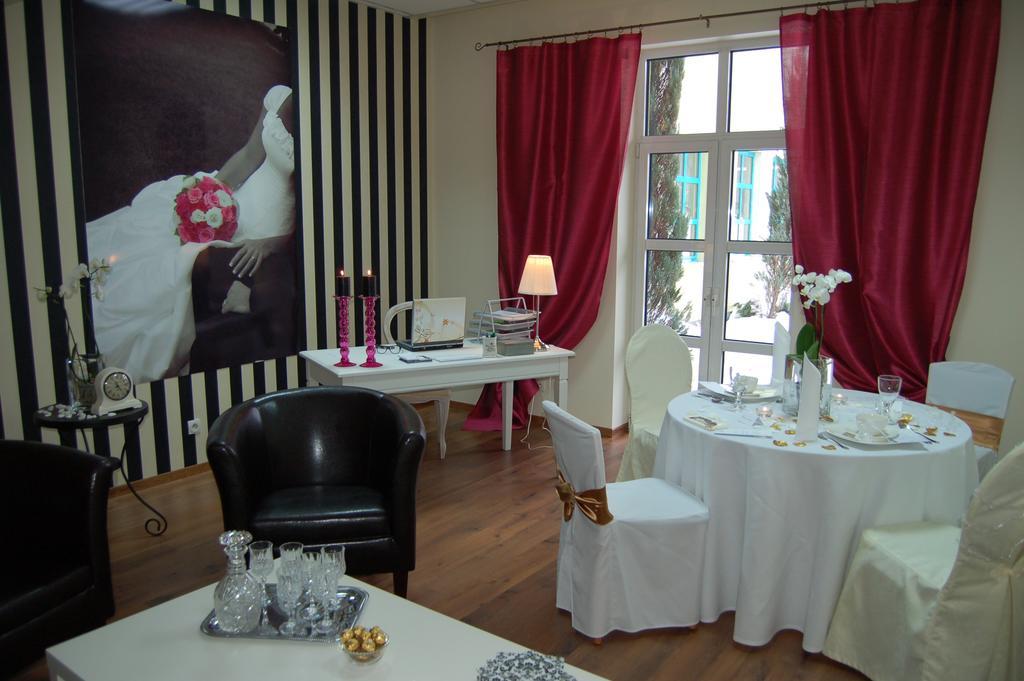 Green Hotel Komorniki  Dış mekan fotoğraf