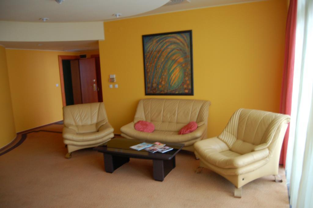 Green Hotel Komorniki  Dış mekan fotoğraf