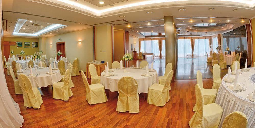 Green Hotel Komorniki  İç mekan fotoğraf