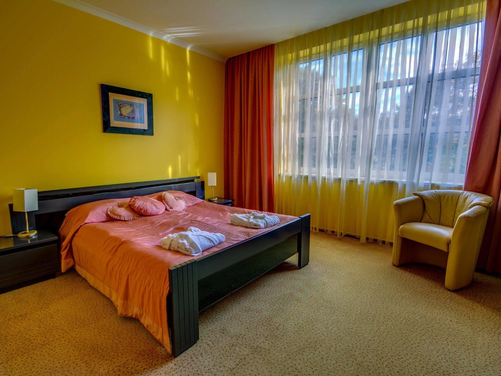 Green Hotel Komorniki  Dış mekan fotoğraf