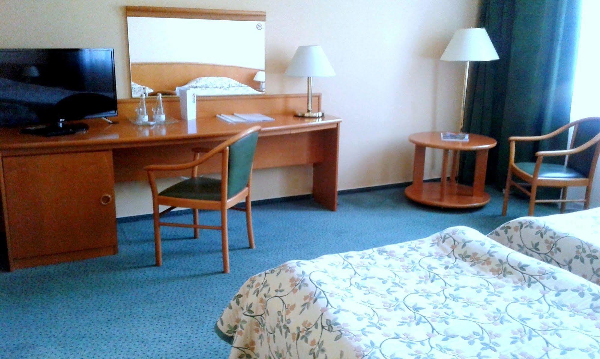 Green Hotel Komorniki  Dış mekan fotoğraf